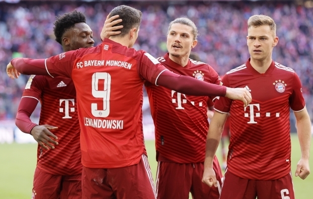 Bayern sai raske võidu Augsburgi üle. Foto: Scanpix / Robert Wittek / EPA