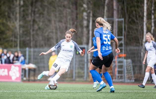 Eline Ruth Häberli liigamängus Saku vastu. Foto: Jana Pipar / jalgpall.ee