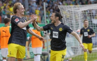 Dortmund jätkab hõbedakursil ja Leverkusen nende kannul. Freiburgil läksid asjad aga nihu