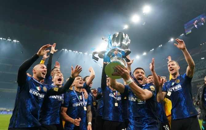 LOE JÄRELE: võimsa tagasituleku teinud Inter võitis Itaalia karika