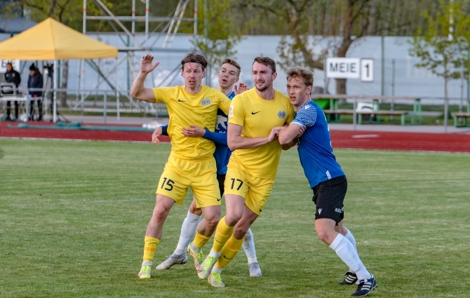 Luup peale | Kuressaare kindlus ajas Kalevi ründemasina lootusetult liiva täis  (galerii!) 