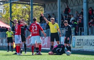 Tipphetked: karika poolfinaalis Narvas nähti punaseid kaarte rohkem kui väravaid
