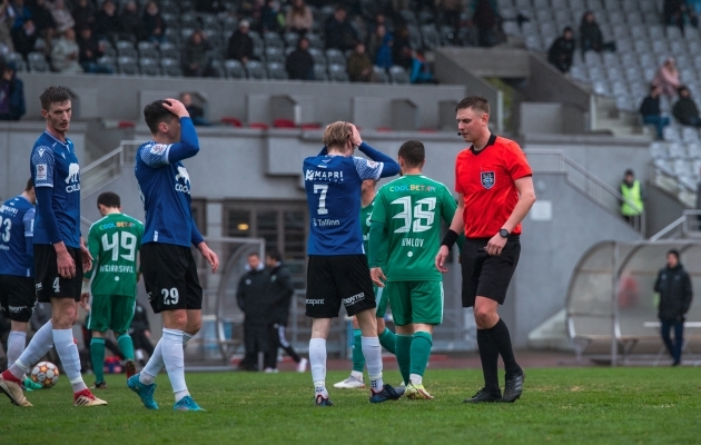 Levadia kasuks määratud penalti tegi Kalevi mängijatele kõvasti meelehärmi. Foto: Liisi Troska / jalgpall.ee