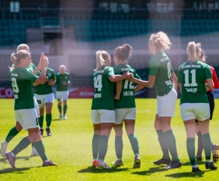 Loe järele: Flora naiskond lõi seitse väravat ja võitis oma kaheksanda karika  (galeriid!) 