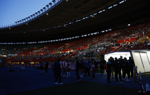 Elektriprobleem Ernst Happeli staadionil. Foto: Scanpix / Lisa Leutner / Reuters