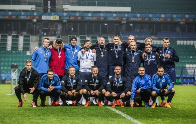 Kristal, Neemelo, Ahjupera ja Hunt said sellise sauna, et hirmus mõeldagi. Leiliviskaja rollis Albert Prosa