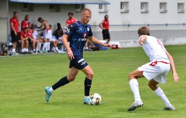 1. FC Slovacko ääreründaja Vlasi Sinjavski (vasakul). Foto: 1. FC Slovacko Twitter