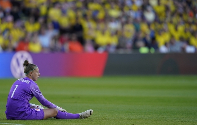 Sari van Veenendaali jaoks sai EM-finaalturniir nukra lõpu. Foto: Scanpix / Tim Keeton / EPA