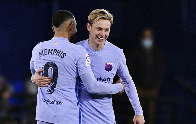 Shhhhhhh! Memphis Depay varastas Frenkie de Jongilt maiustusi