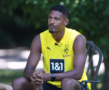 Täielik šokk! Hiljuti Dortmundiga liitunud Halleril avastati munandivähk