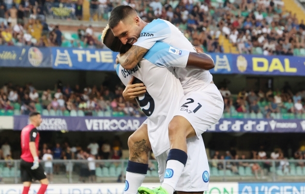 Napoli alustas hooaega ajalooraamatutesse mineva võiduga