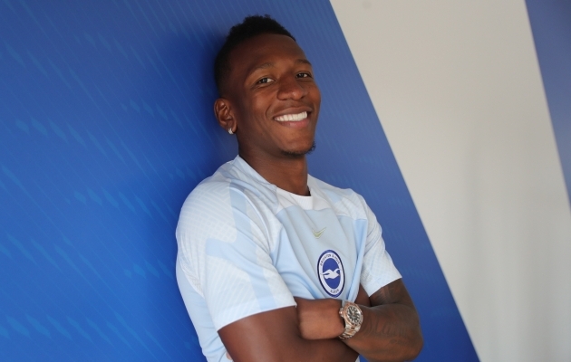 Brighton tõi ridu polsterdama rahvusvahelise pagasiga vasakkaitsja