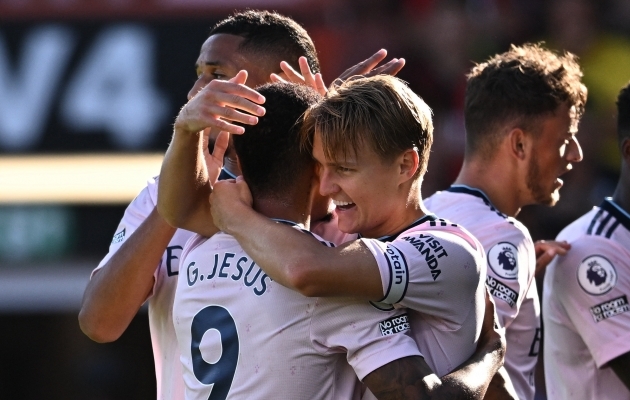 Ödegaard lõi kaheksa-aastase pausi järel liigamängus kaks väravat ja Arsenal jätkab täiseduga