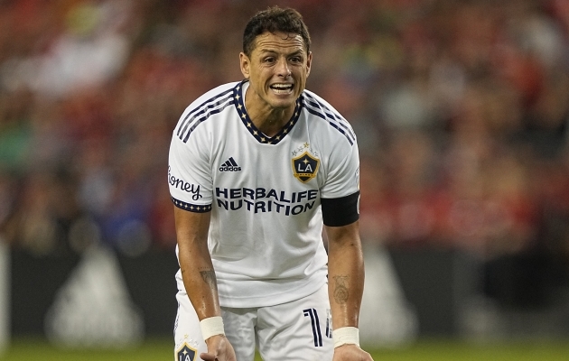 Video: Chicharito seitsmenda lisaminuti piinlik penaltilöök võib Galaxyle kalliks maksma minna