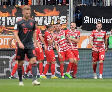 Kriis Münchenis? Augsburg lõpetas kodus mõõnava Bayerni 87 mängu kestnud seeria  (Dortmund kaotas Reusi) 