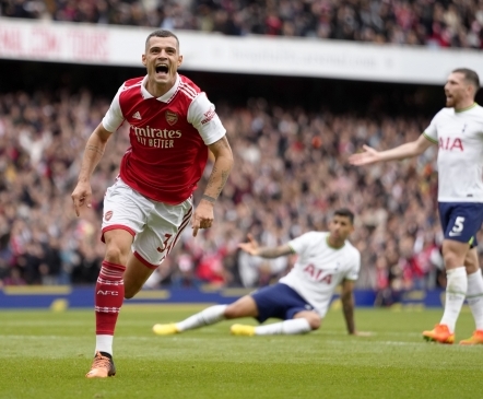Arsenal näitas derbis võimu, Tottenham kahetseb rumalat punast kaarti