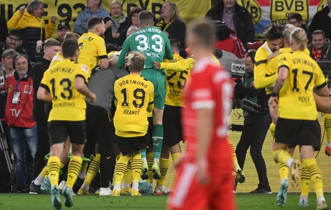 Luup peale | Bayern lükkas juba 9. korda vana plaadi peale, kuid õhtu lõpetas Dortmundi soovilaul