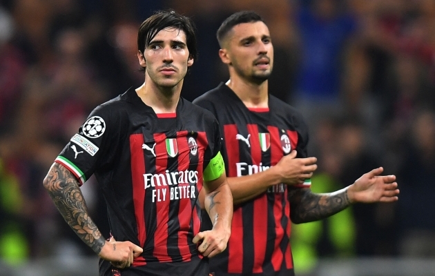 N&otilde;utud Sandro Tonali ja Rade Krunic. Foto: Scanpix / Daniele Mascolo / Reuters