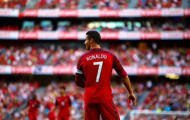 Ronaldo kaunis duubel tähistab juubelit