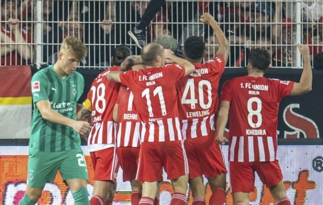 Berliini Union alistas Mönchengladbachi seitsmenda üleminuti võiduväravast ning jätkab Bundesligas liidrina. Foto: Scanpix / Andreas Gora / dpa via AP
