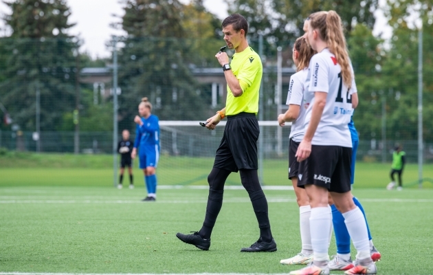 Fännid oskavad kohtunikule alati parimat nõu anda
