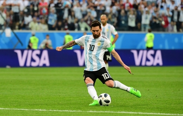 Argentina fännidele meeldib Lionel Messit võrrelda Diego Maradonaga, ent ühel on MM-tiitel, teisel mitte. Foto: Scanpix / Giuseppe Cacace / AFP