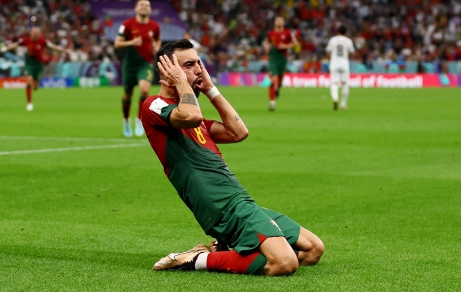 Man Unitedi mehed on hoos: Fernandese duubel viis Portugali edasi, Casemiro purakas saatis Brasiilia kaheksandikfinaali