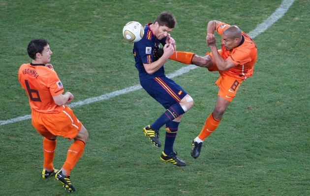 Bert van Maarwijki Holland tegutses 2010. aasta MM-il jõuliselt, aga tõhusalt. Foto: Scanpix / Imago images / Colorsport