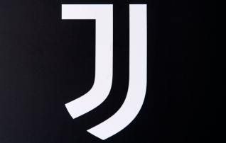 Juventus sai 15 miinuspunkti ja langes liigatabelis kolinal allapoole  (+ tegutsemiskeelud endistele juhatuse liikmetele) 