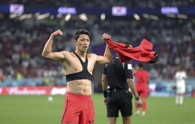 Hwang Hee-chan l&otilde;i 90+1. minutil Portugali vastu v&otilde;iduv&auml;rava. Tabamus viis L&otilde;una-Korea kaheksandikfinaali. Foto: Scanpix / Sebastian EL-SAQQA / Picture Alliance / Firo Sportphoto