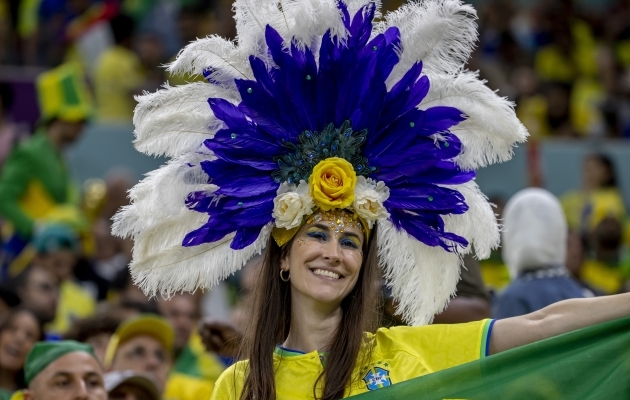 Kui Brasiilia MM-tiitlit ei võida, siis vähemalt üks karikas maandub nende õuel: turniiri ilusaima peavarju auhind läheb sellele Brasiilia fännile. Foto: Scanpix / Juan Antonio Sanchez / Fotoarena via ZUMA Press