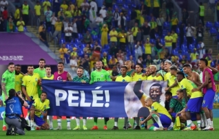 Ilus Å¾est: Brasiilia koondise mÃ¤ngijad avaldasid pÃ¤rast suurt vÃµitu Pelele toetust