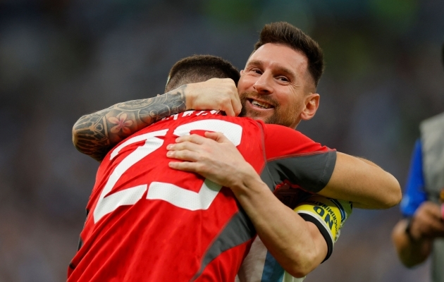 Lionel Messi ja Emiliano Martinez. Foto: Scanpix / Odd Andersen / AFP