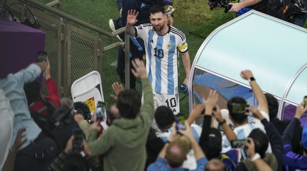 Lionel Messi lehvitus fännidele. Foto: Scanpix / Xiao Yijiu / Xinhua / ZUMA Press