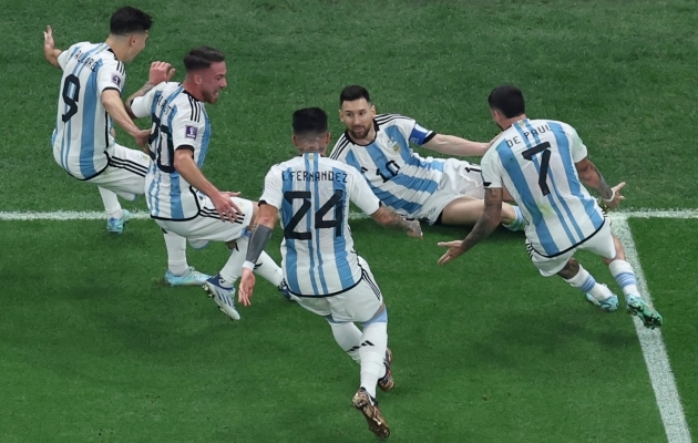 Argentina koondis tähistab 1:0 juhtväravat. Foto: Scanpix / AFP / Giuseppe Cacace