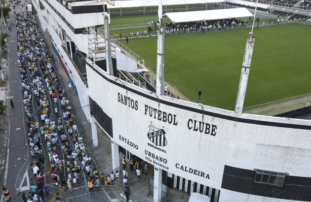 Pele matused Santose staadionil. Foto: Scanpix / EPA / Antonio Lacerda