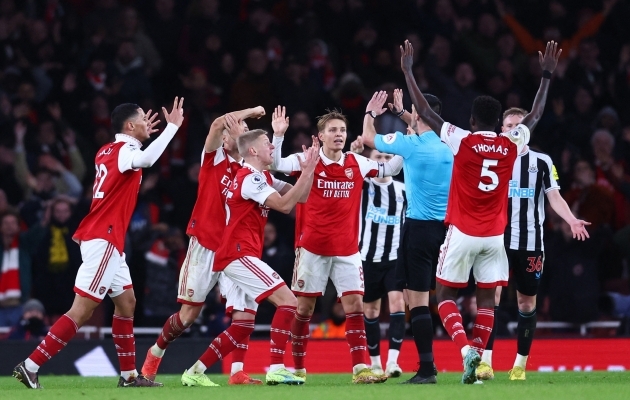 Piire kompinud Newcastle sundis Arsenali punkte jagama, Manchester Unitedi lust sai lisa