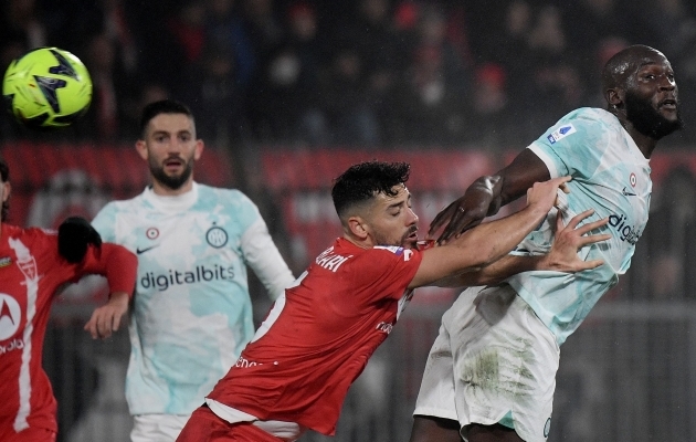 Inter karistas kaks Monza prohmakat ära, aga isegi sellest ei piisanud
