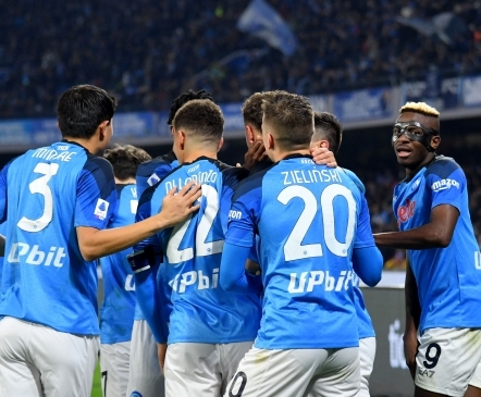 Hävitustöö Napolis: Serie A liider nokauteeris Vana Daami