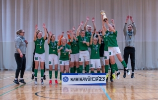 Suure-Jaanis peetud naiste saalijalgpalli karika võitis Flora  (galerii!) 