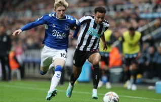 Kõrgelt lendav Newcastle lisas Evertoni noore ründajaga edurivisse sügavust