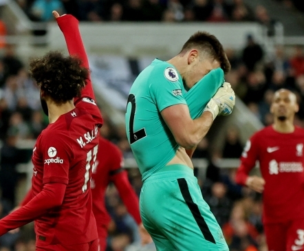 Muinasjutt läbi? Newcastle kaevas endale kahe nädalavahetuse sügavuse augu, Karius võib tuhast tõusta
