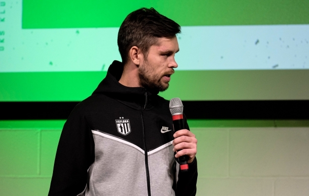 Henn loodab, et Flora on muutunud tugevamaks; Vassiljev saab energiat kaaslastelt, kes ei lase jalga sirgu