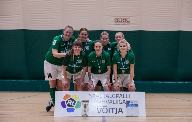 Flora naised võitsid saalijalgpalli rahvaliiga. Foto: Katariina Peetson / jalgpall.ee