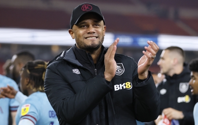 Esimesel katsel otse kümnesse! Ajalugu teinud Kompany tõstis kahekordse meistri taas Premier League'i