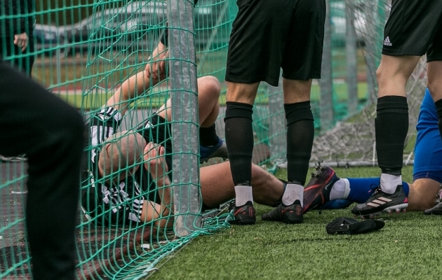 Viktor Plotnikov sai juba 17 sekundiga kirja v&auml;rava, kuid sellega l&otilde;ppes ka mehe m&auml;ng. Foto: Katariina Peetson / jalgpall.ee