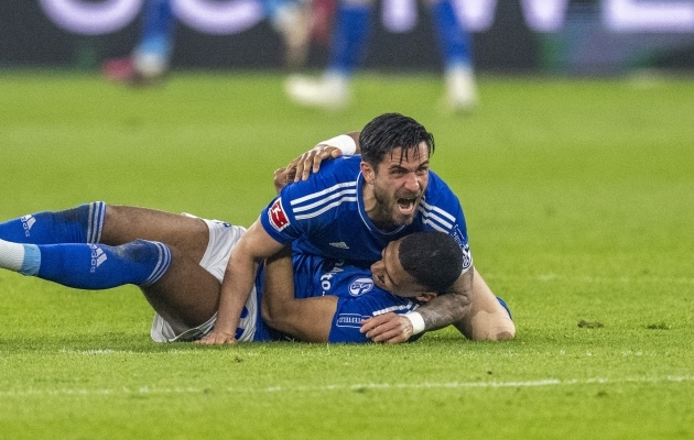 Berliini punavalge poisi välkstart sikutas Schalke kuivale ja lükkas sinivalge Berliini sohu