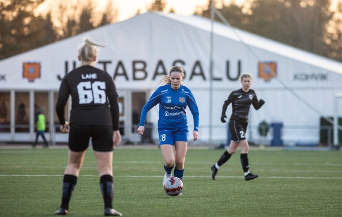 VAATA JÄRELE: Tabasalu naiskond kordas meeste saavutust ja murdis karikas nelja hulka  (galerii + kõik poolfinalistid) 