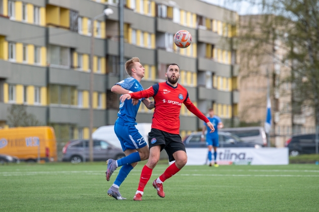 Aleksandr Kulinit&scaron; v&otilde;itluses Patrick Genro Veelmaga. Foto: Liisi Troska / jalgpall.ee