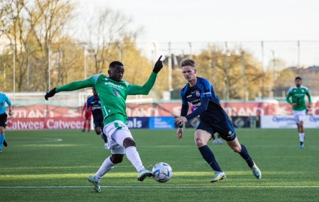 Kristjan Pelt j&auml;i Levadia r&uuml;ndajate peatamisega h&auml;tta. Foto: Katariina Peetson  / jalgpall.ee